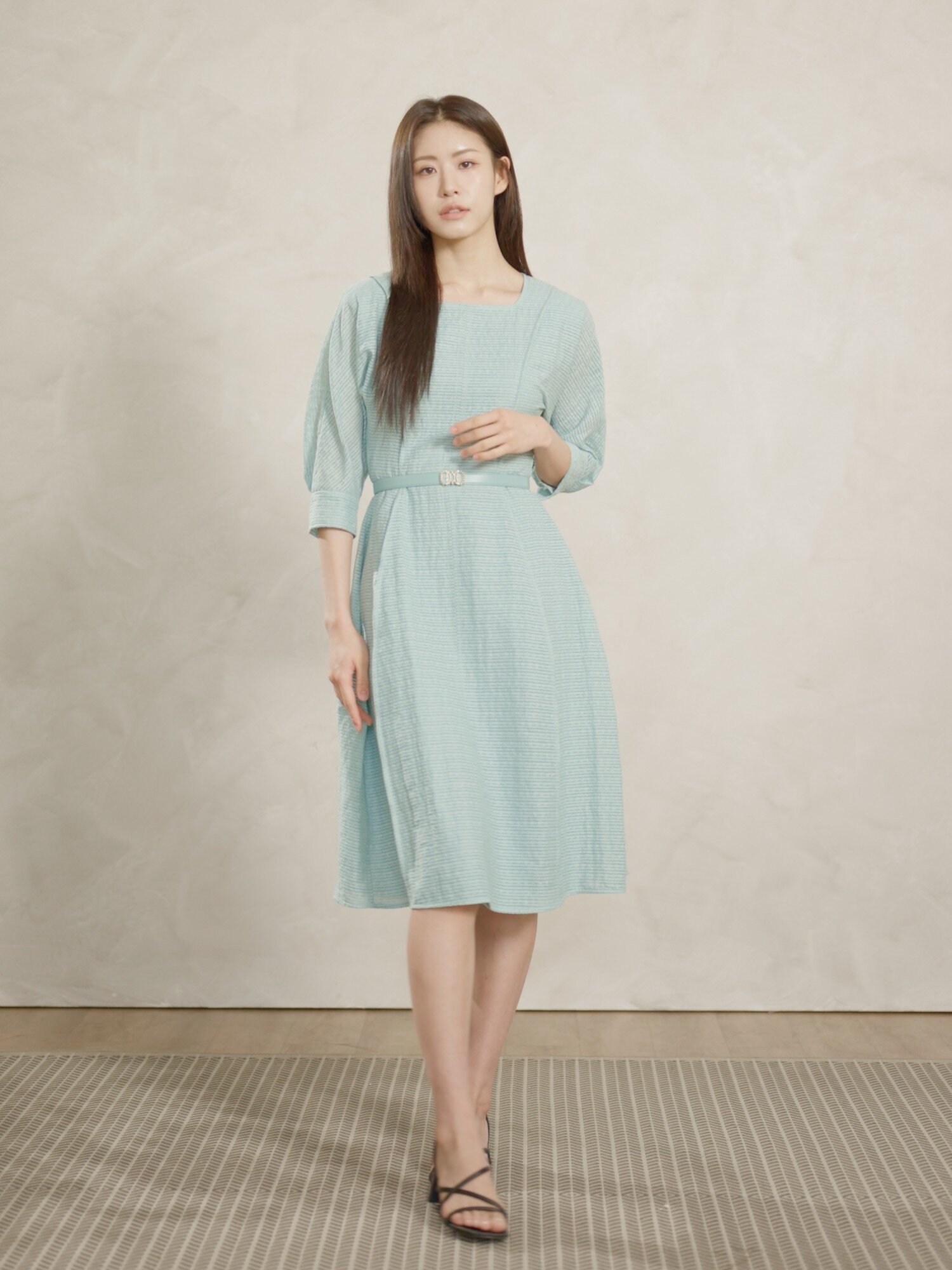 돌먼 스퀘어넥 플레어 원피스 (MINT)
