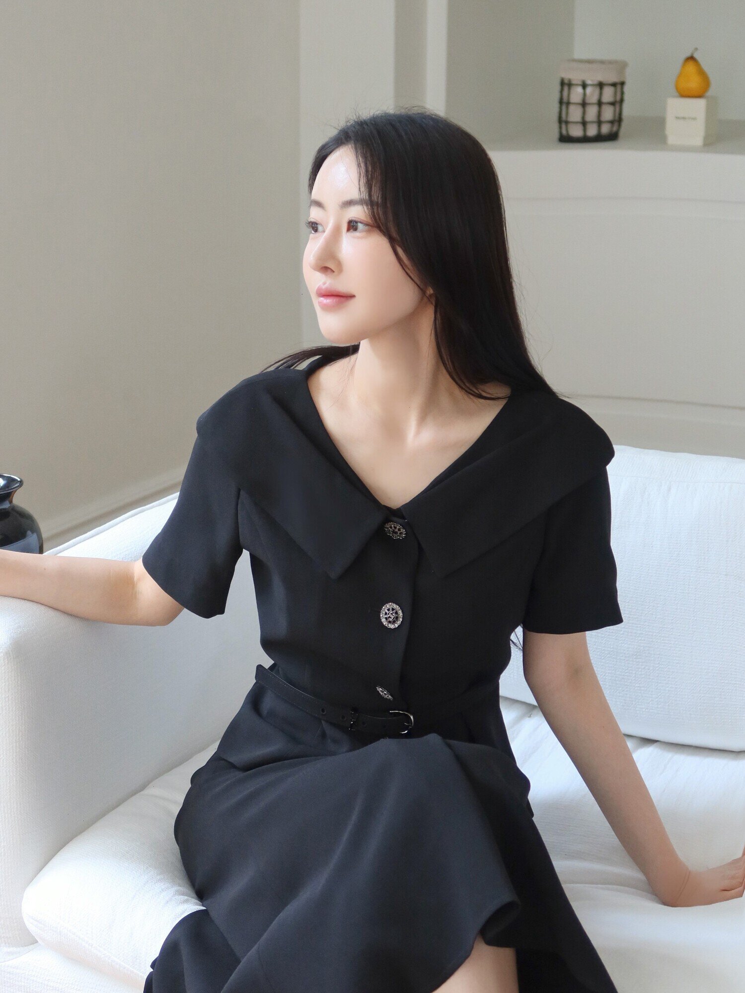 쥬얼 버튼 와이드 칼라 블라우스 (BLACK)