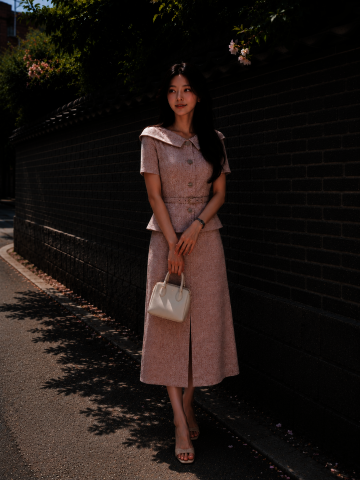 쥬얼 버튼 와이드 칼라 블라우스 