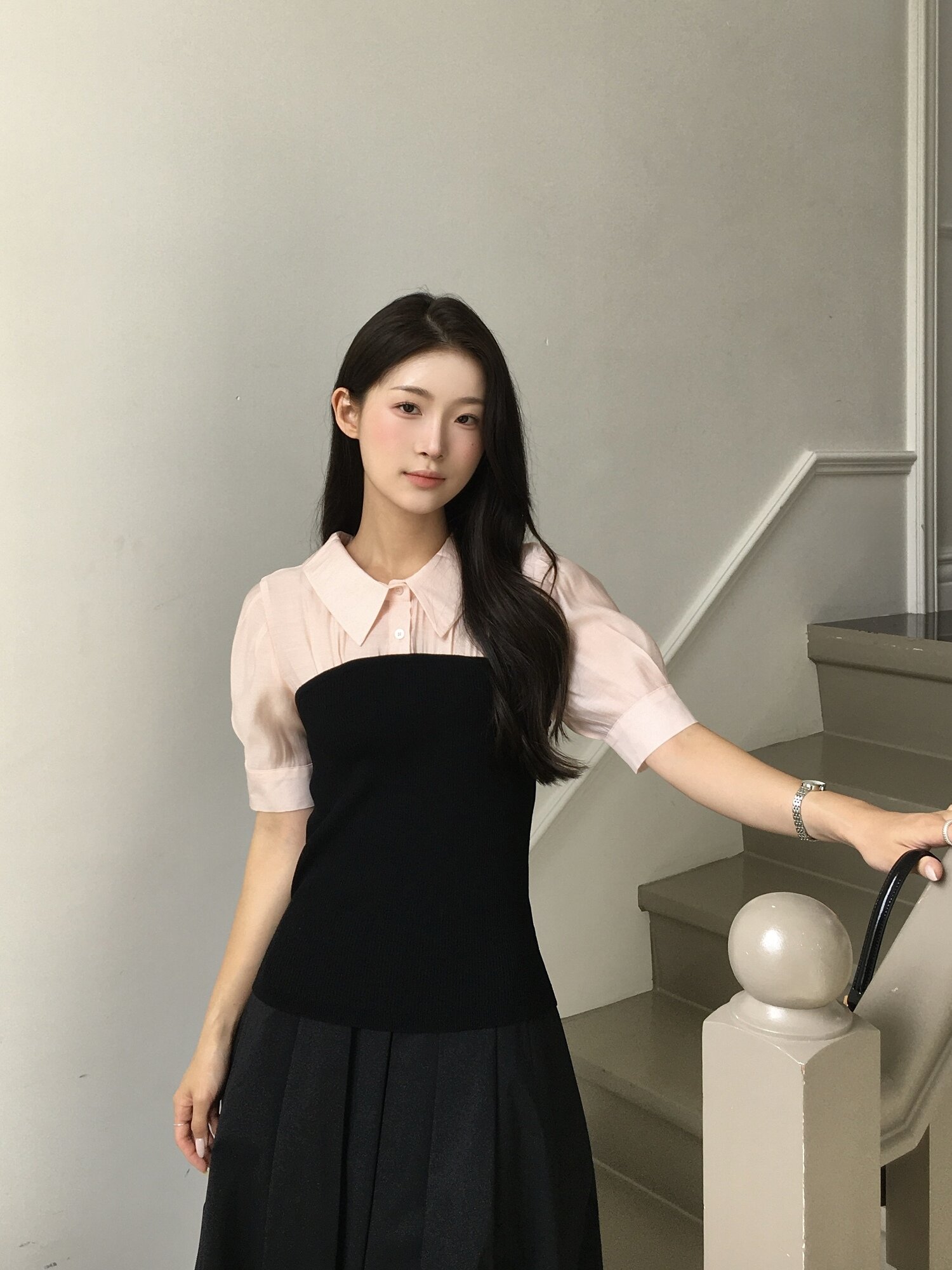 뷔스티에 배색 퍼프 블라우스 (BLACK)