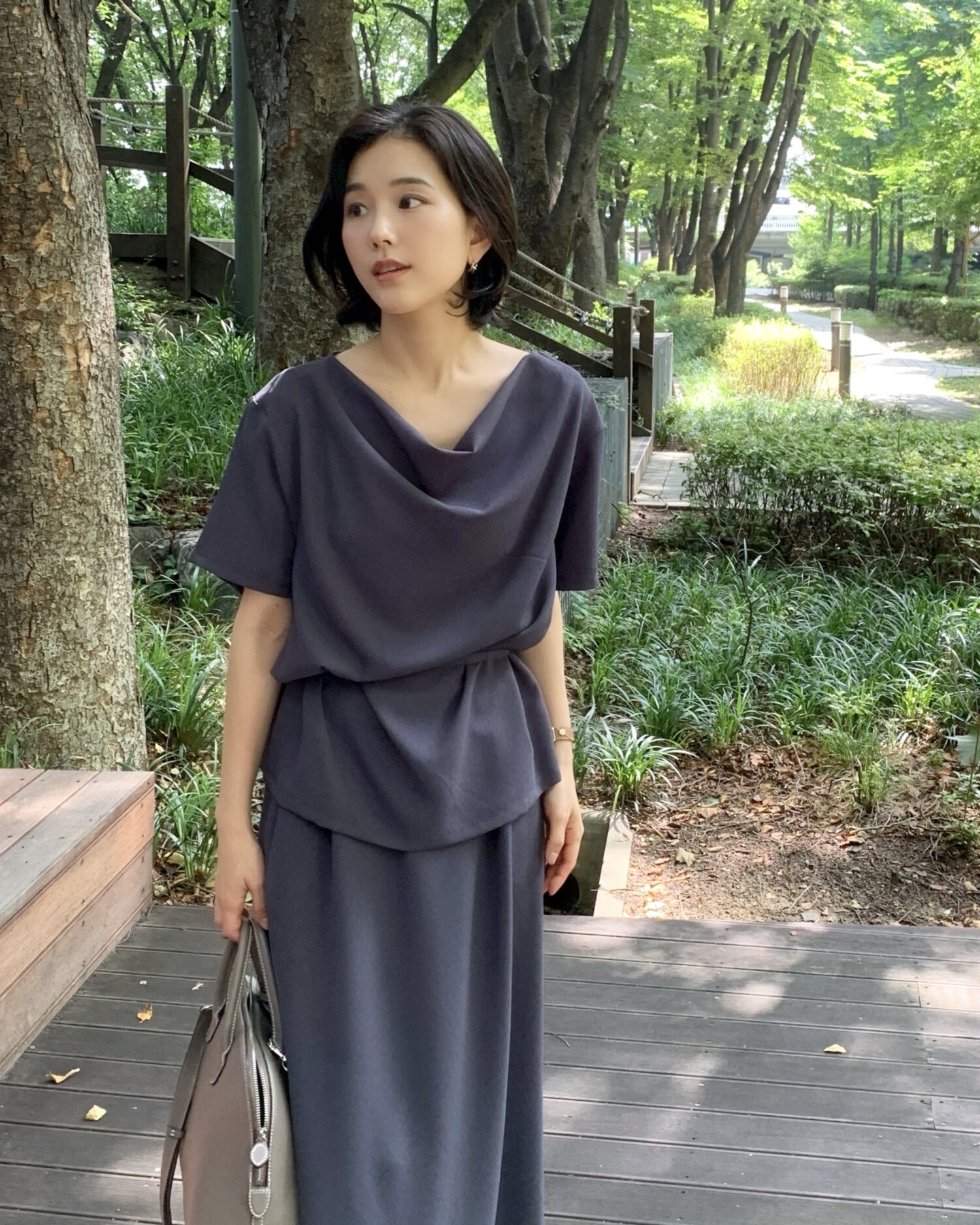 [2컬러] 르제로 플리츠 카울넥 블라우스