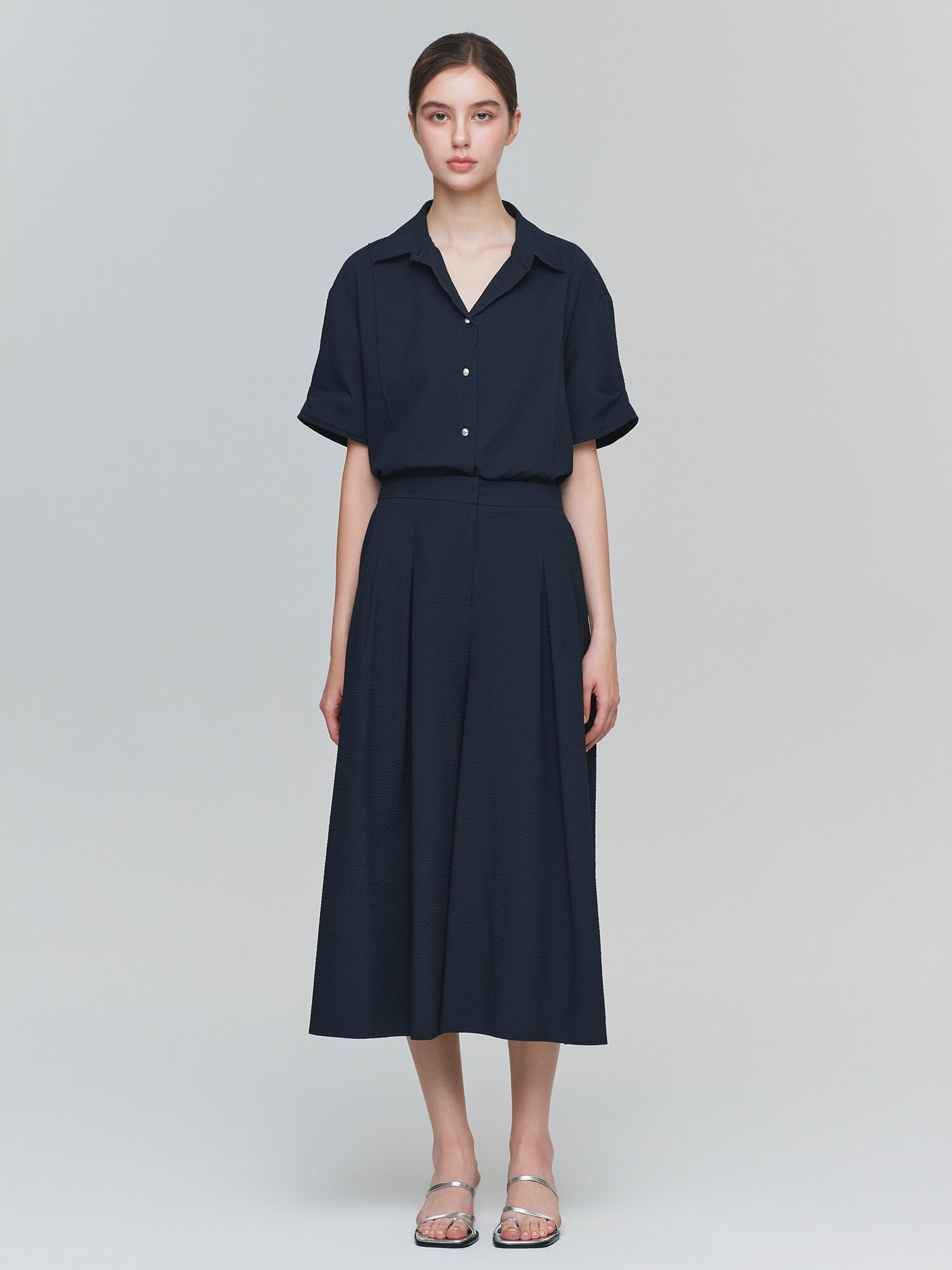 시어서커 백 밴딩 퀼로트 크롭 팬츠 (DARK NAVY)