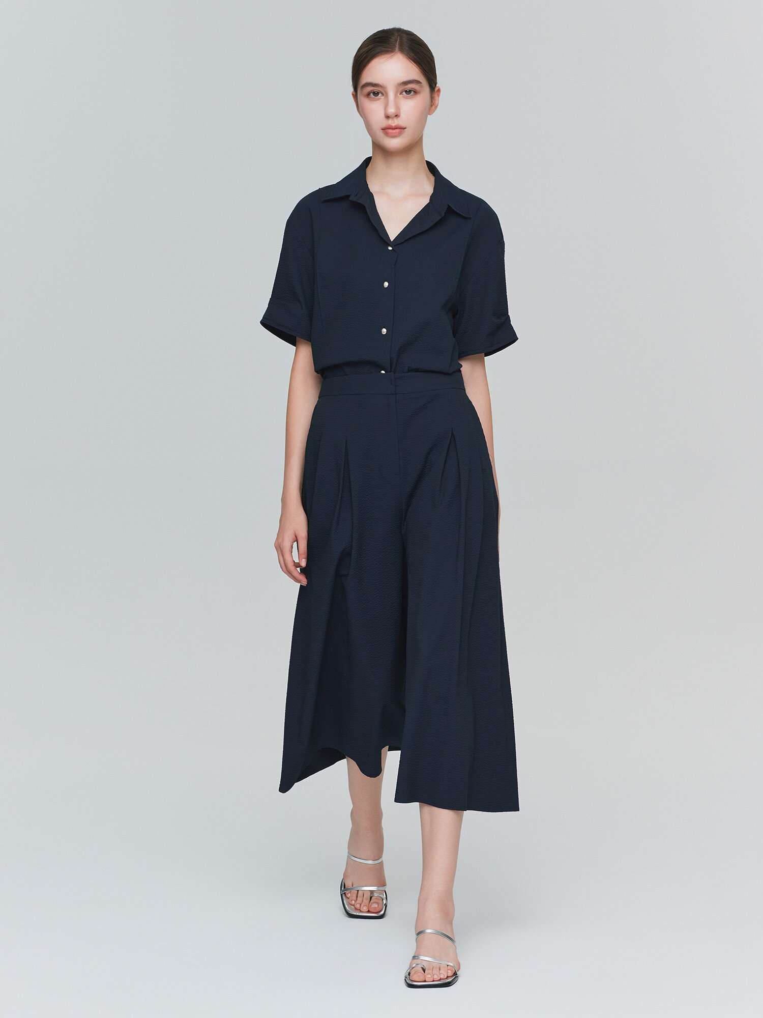 시어서커 백 밴딩 퀼로트 크롭 팬츠 (DARK NAVY)