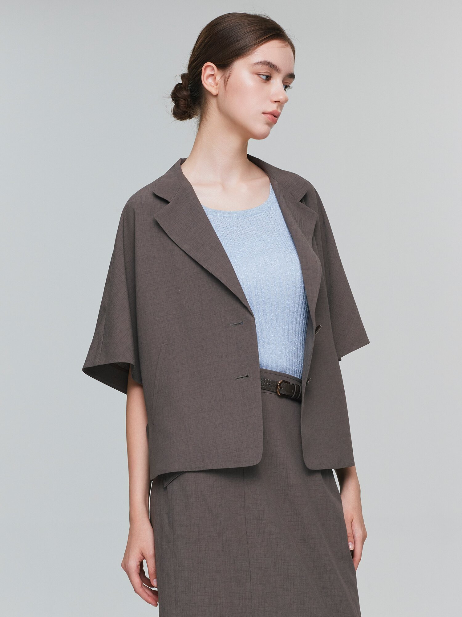 루즈핏 테일러드 케이프 재킷 (SEPIA)