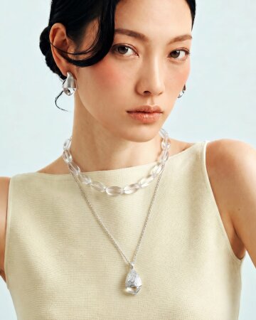 Aether Pinecone Necklace
에테르 파인콘 네크리스