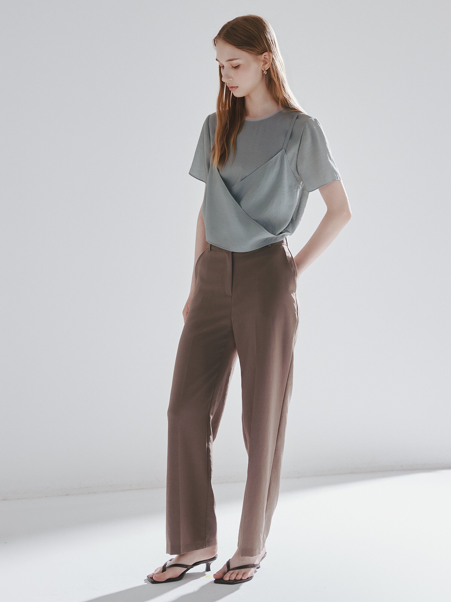 버튼 인밴딩 일자핏 팬츠 (TAUPE BEIGE)
