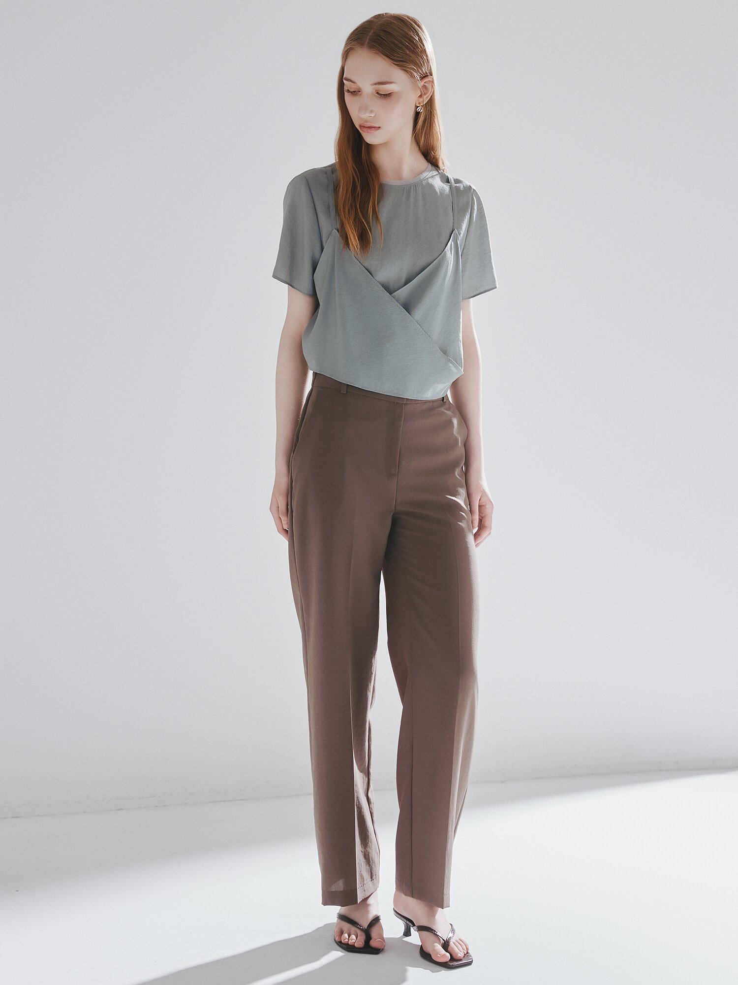 버튼 인밴딩 일자핏 팬츠 (TAUPE BEIGE)