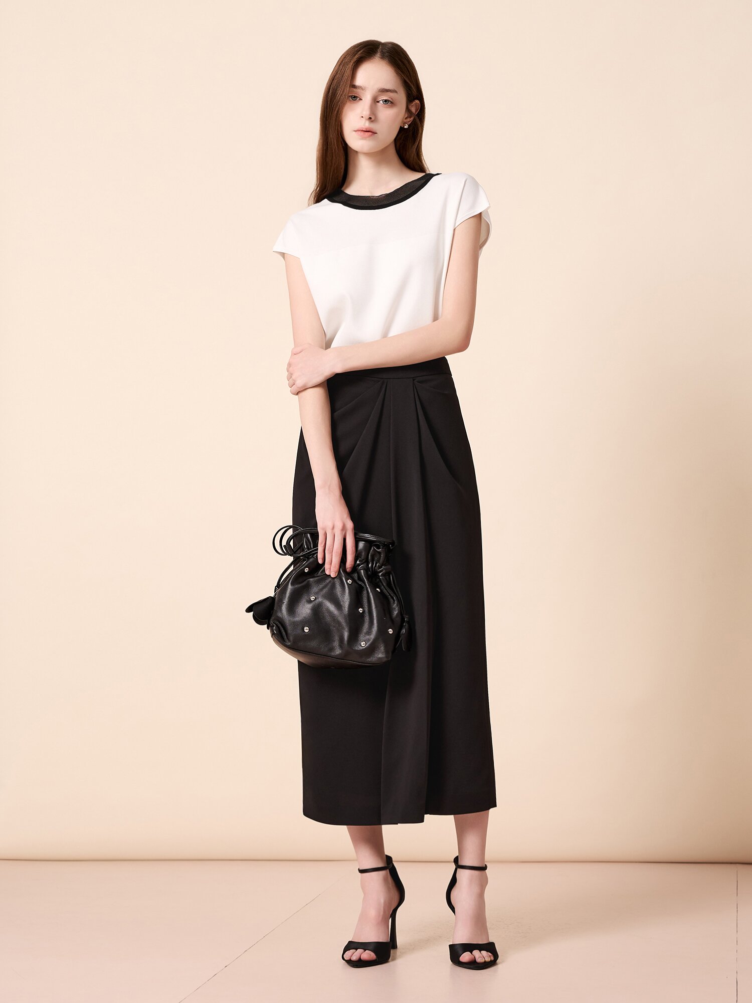 타이넥 돌먼 슬리브 탑 (WHITE)