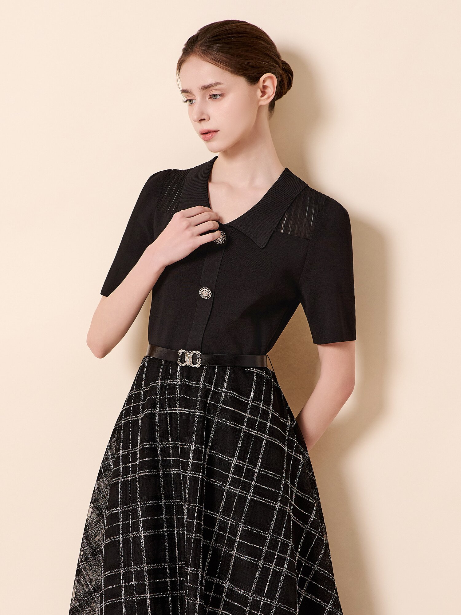 칼라 니트 배색 체크 원피스 (BLACK)
