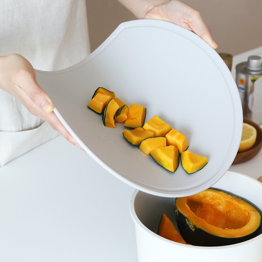 리본제이 칼자국 이염에 강한 TPU 반달 도마 34cm / 99.9% 항균 이유식 앙면도마
