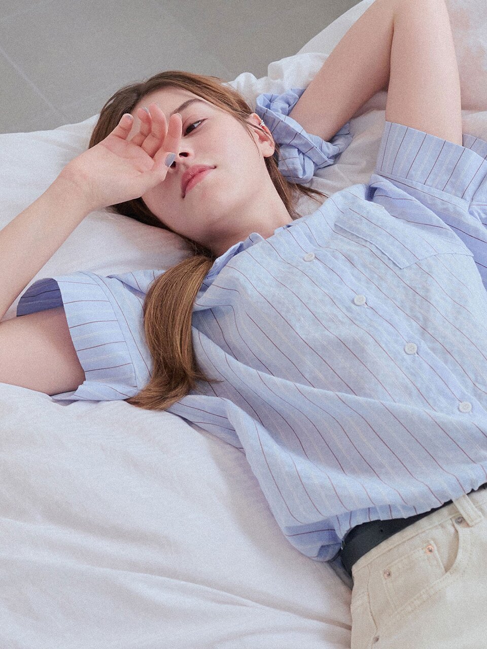 [스크런치 set] Aven string stripe shirt - Sky blue