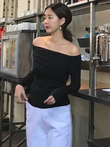 테이크 오프 숄더 티셔츠_PJTS260407