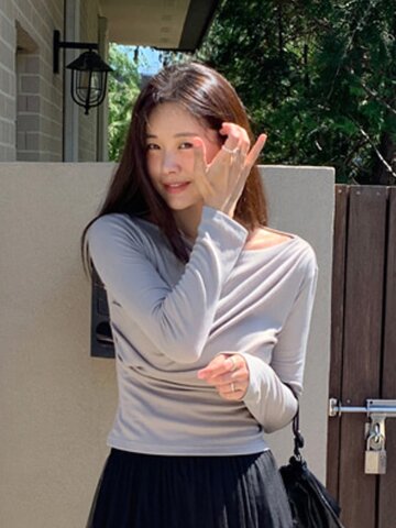 미러 슬림 드레이프 티셔츠_PJTS260410