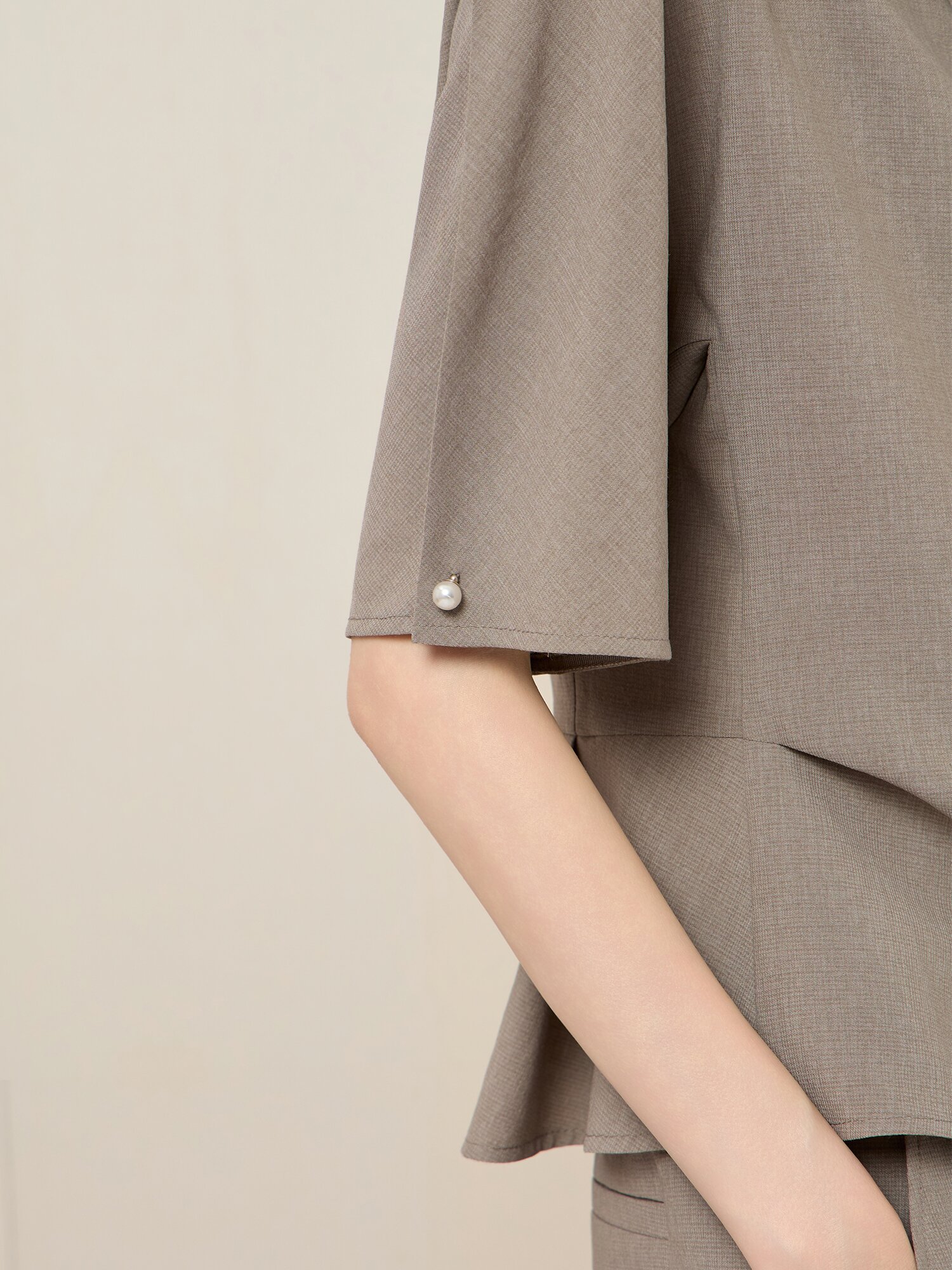 린넨 블렌드 버튼업 블라우스 (TAUPE GREY)