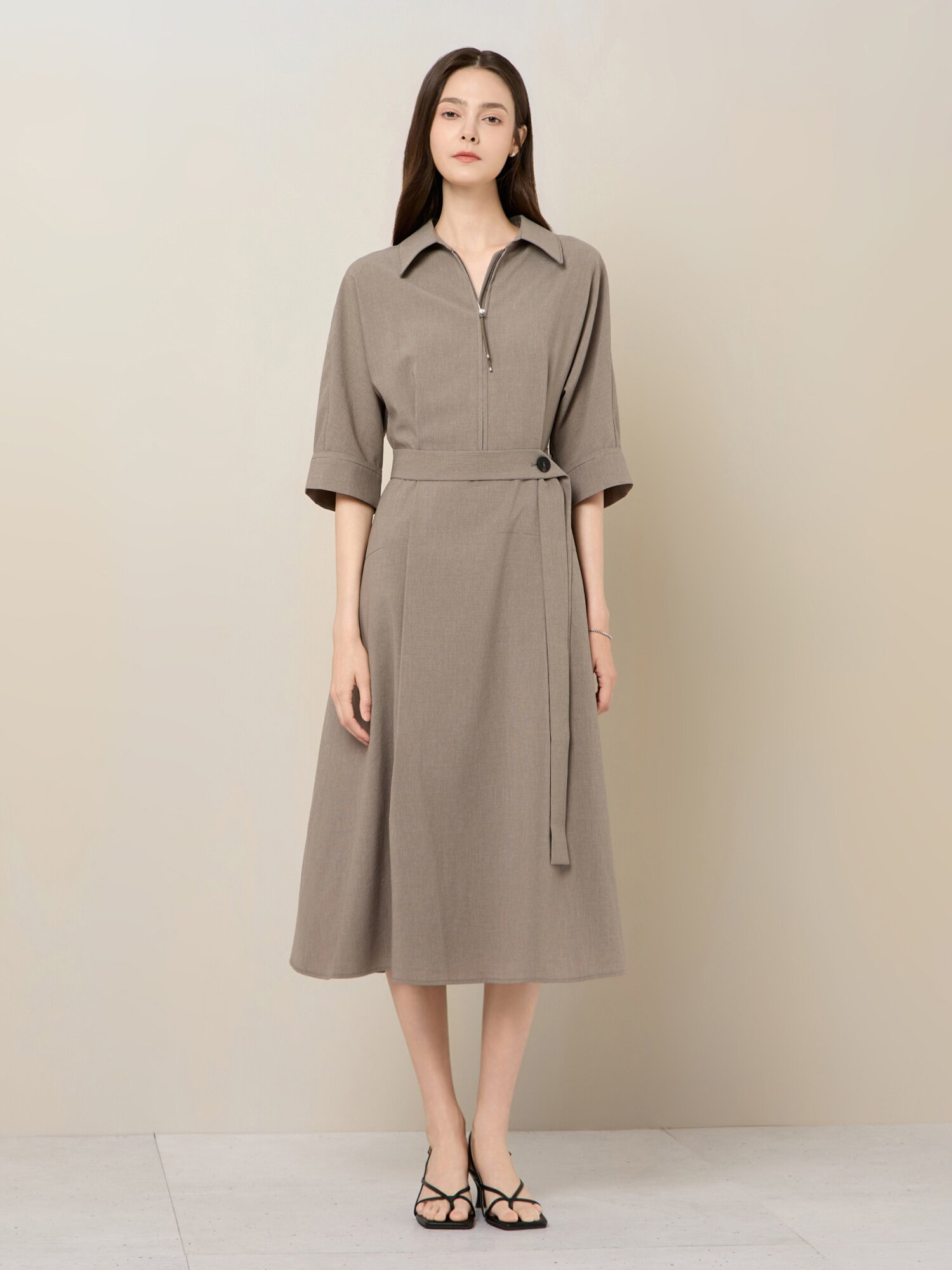 벨티드 하프 집업 롱 원피스 (TAUPE GREY)
