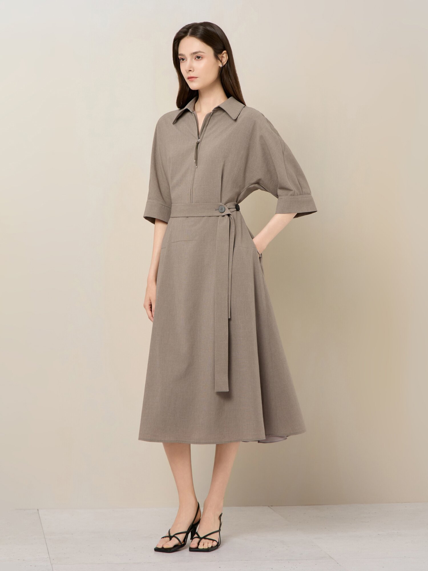 벨티드 하프 집업 롱 원피스 (TAUPE GREY)