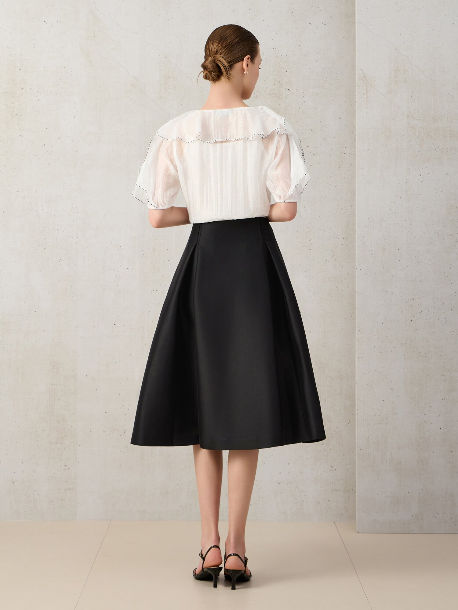 턱 A라인 미디 스커트 (BLACK)