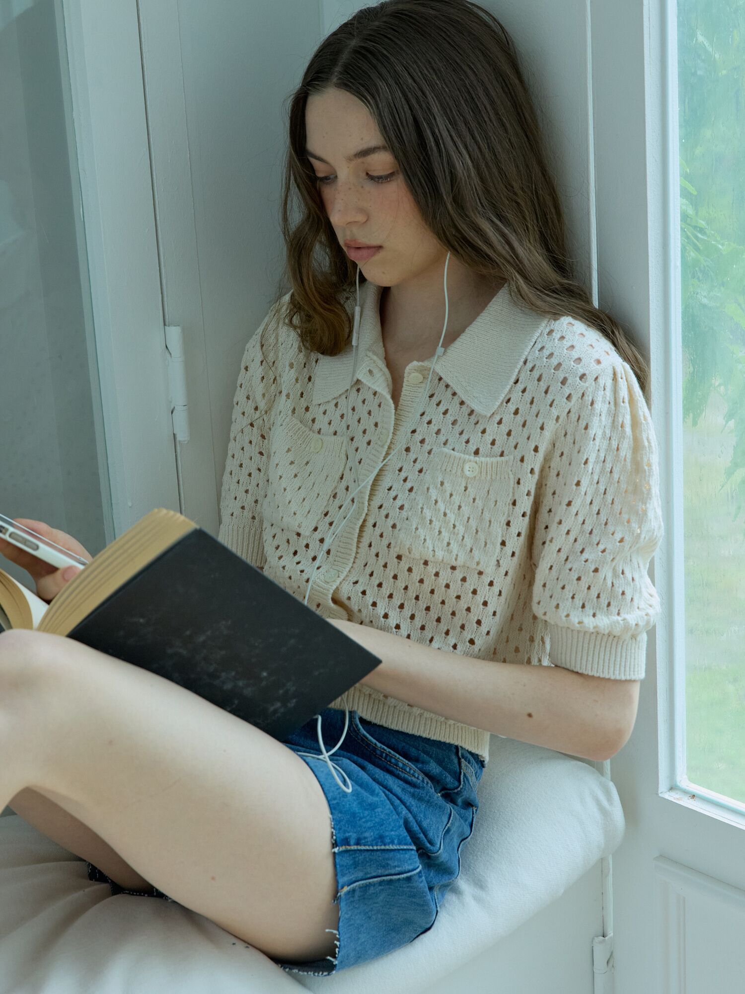 Hole in twide knit Ivory