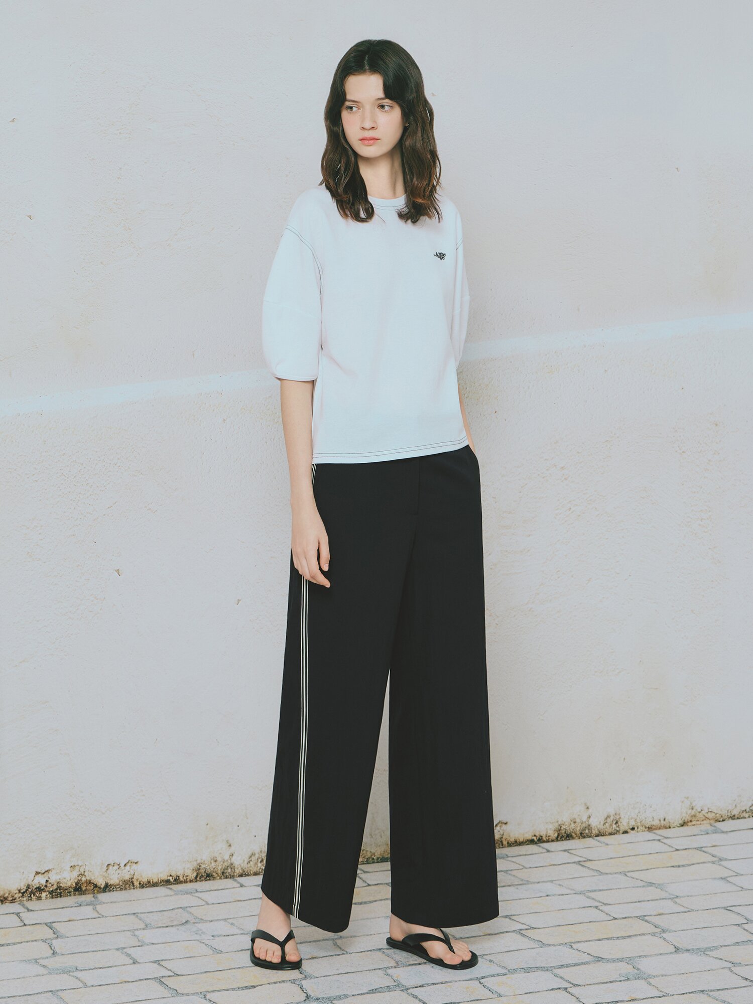 사이드 배색 백 밴딩 슬랙스 팬츠 (BLACK)