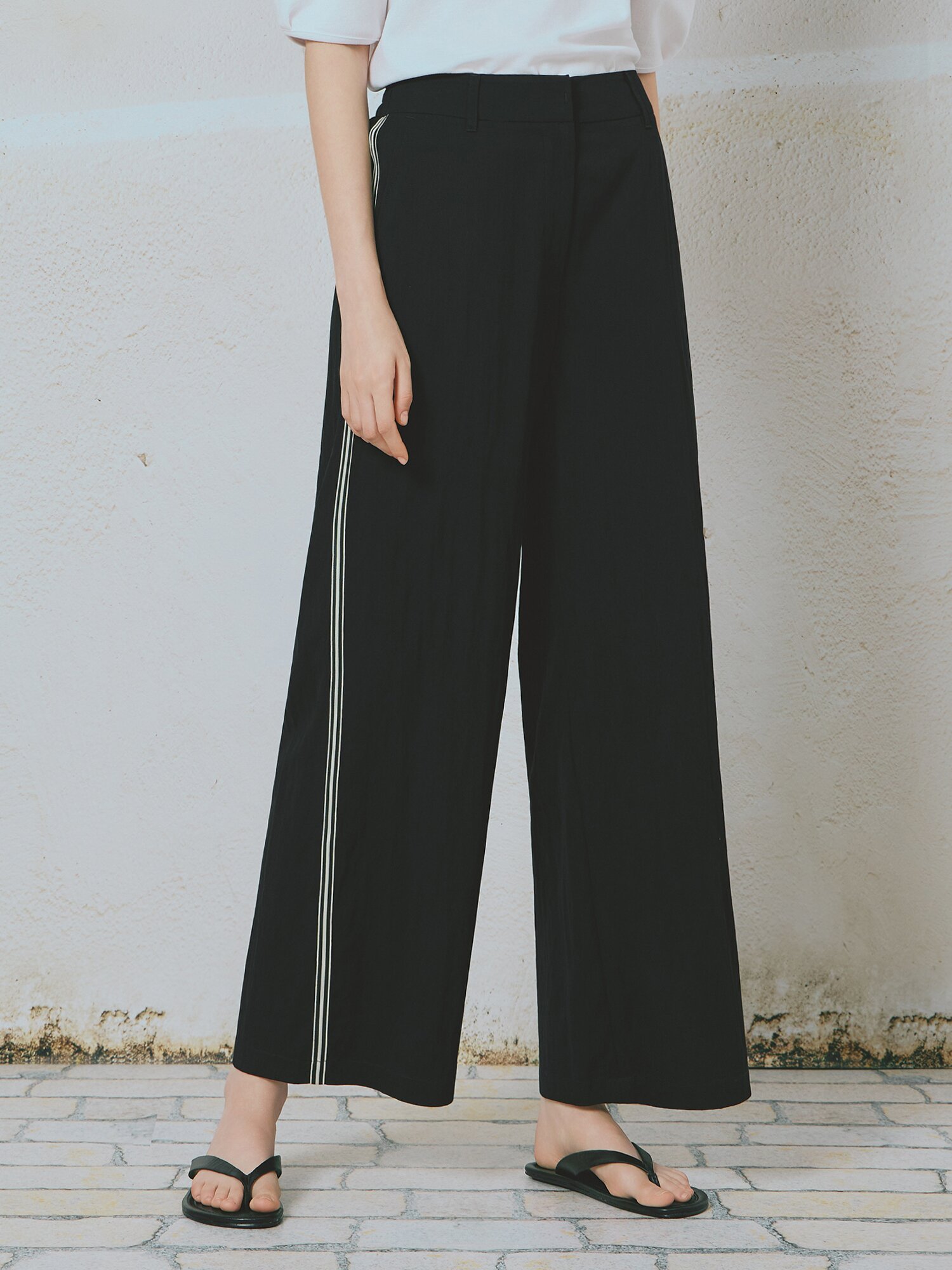 사이드 배색 백 밴딩 슬랙스 팬츠 (BLACK)