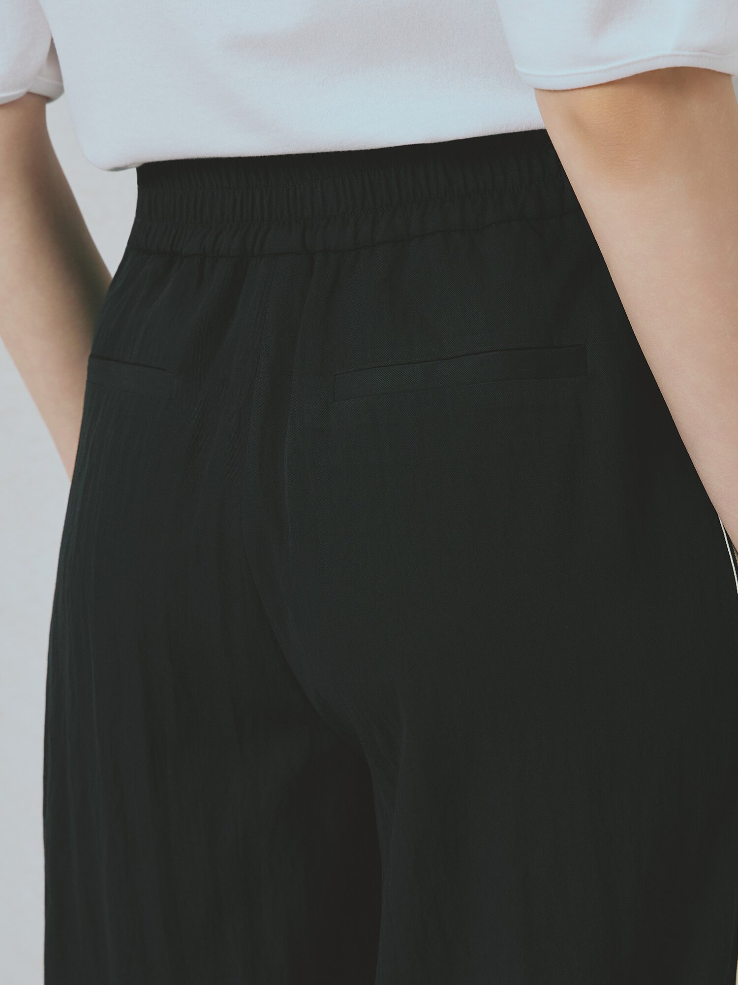 사이드 배색 백 밴딩 슬랙스 팬츠 (BLACK)