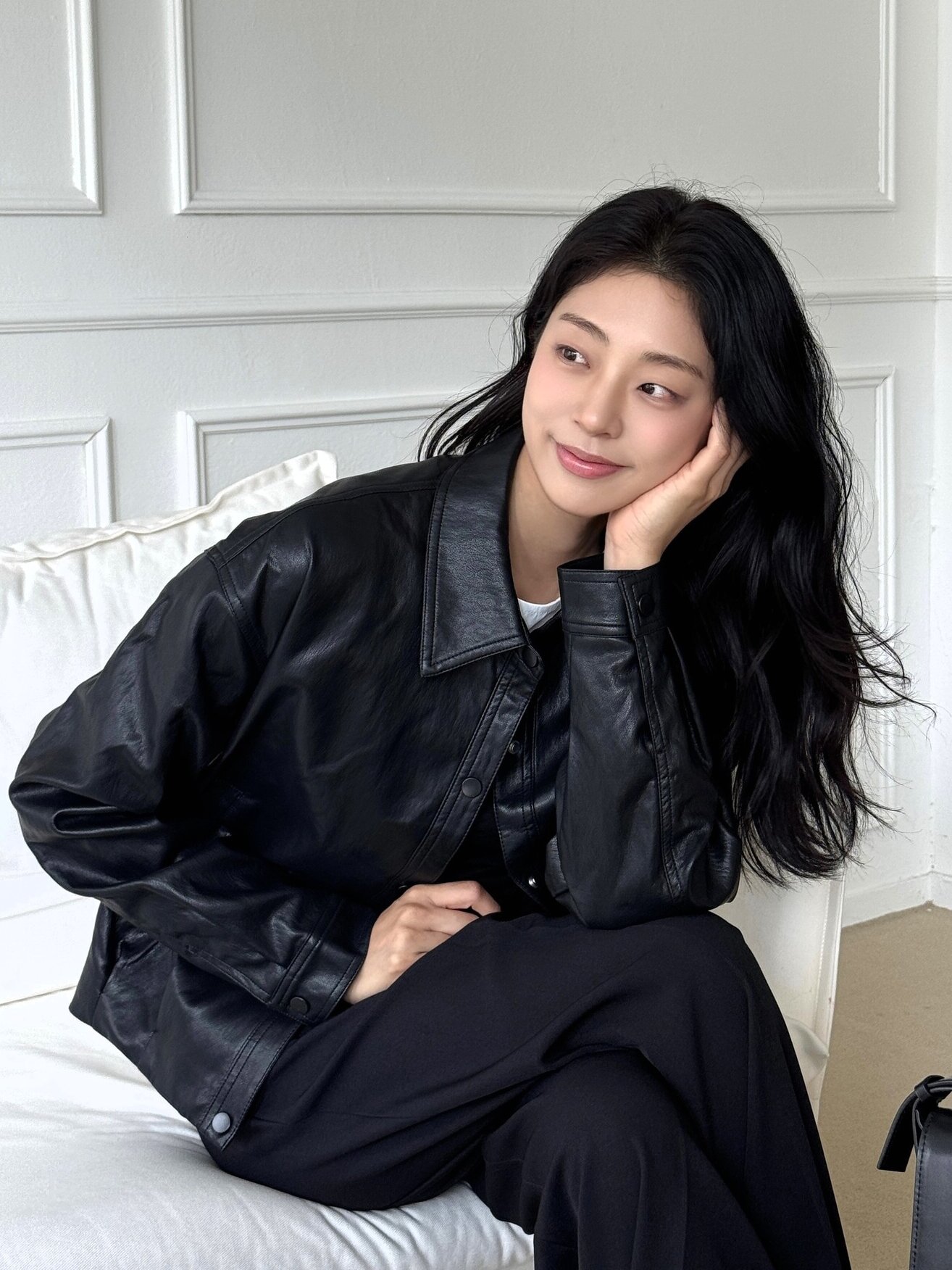 페이크 레더 싱글 칼라 점퍼 (BLACK)