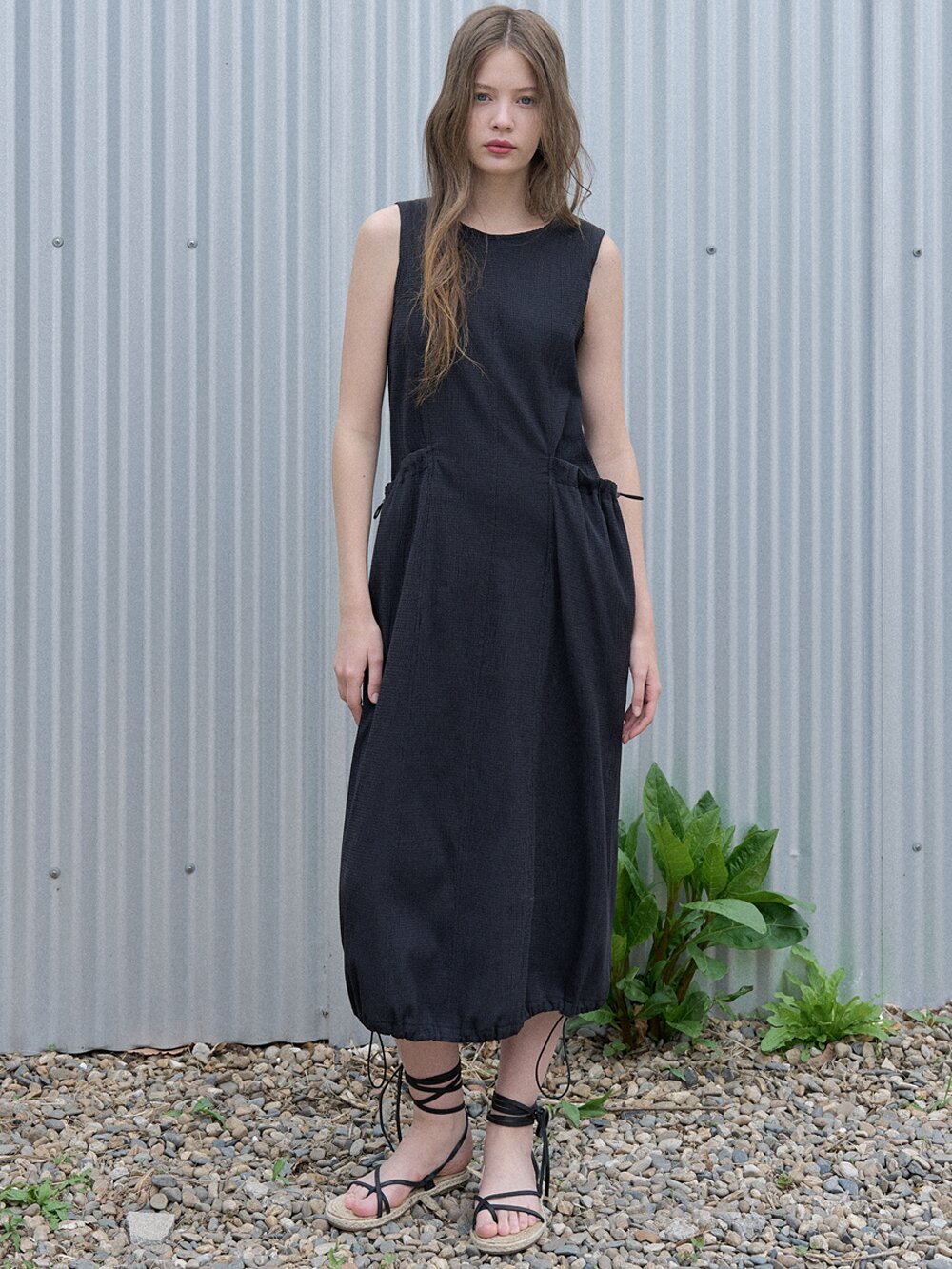 Seersucker Sleeveless Long Dress - BLACK