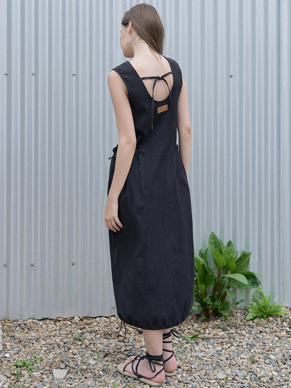 Seersucker Sleeveless Long Dress - BLACK