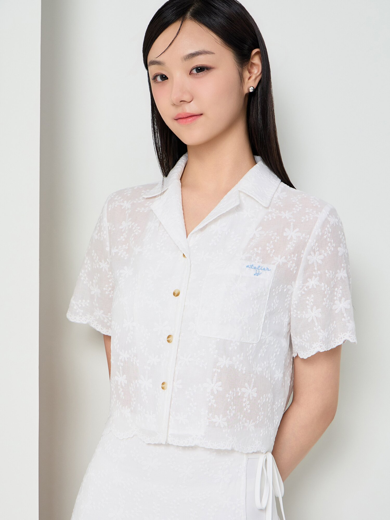 레이스 오픈 칼라 크롭 블라우스 (WHITE)