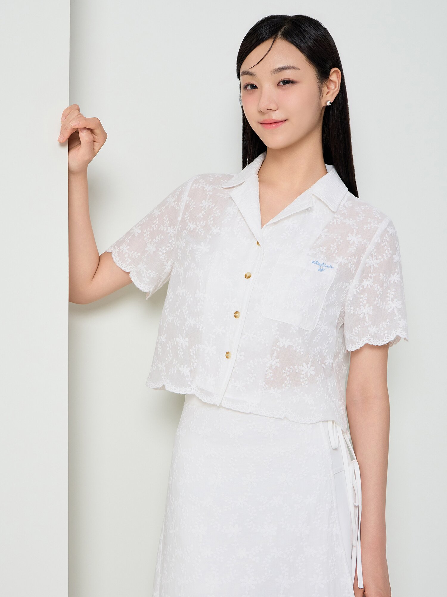 레이스 오픈 칼라 크롭 블라우스 (WHITE)
