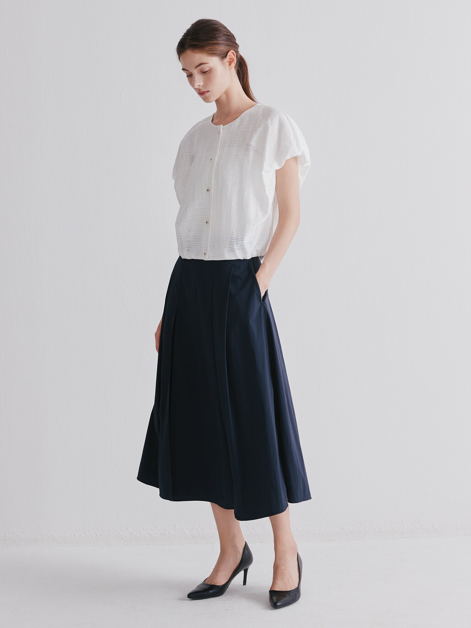 텍스쳐 볼륨 슬리브 블라우스 (WHITE)