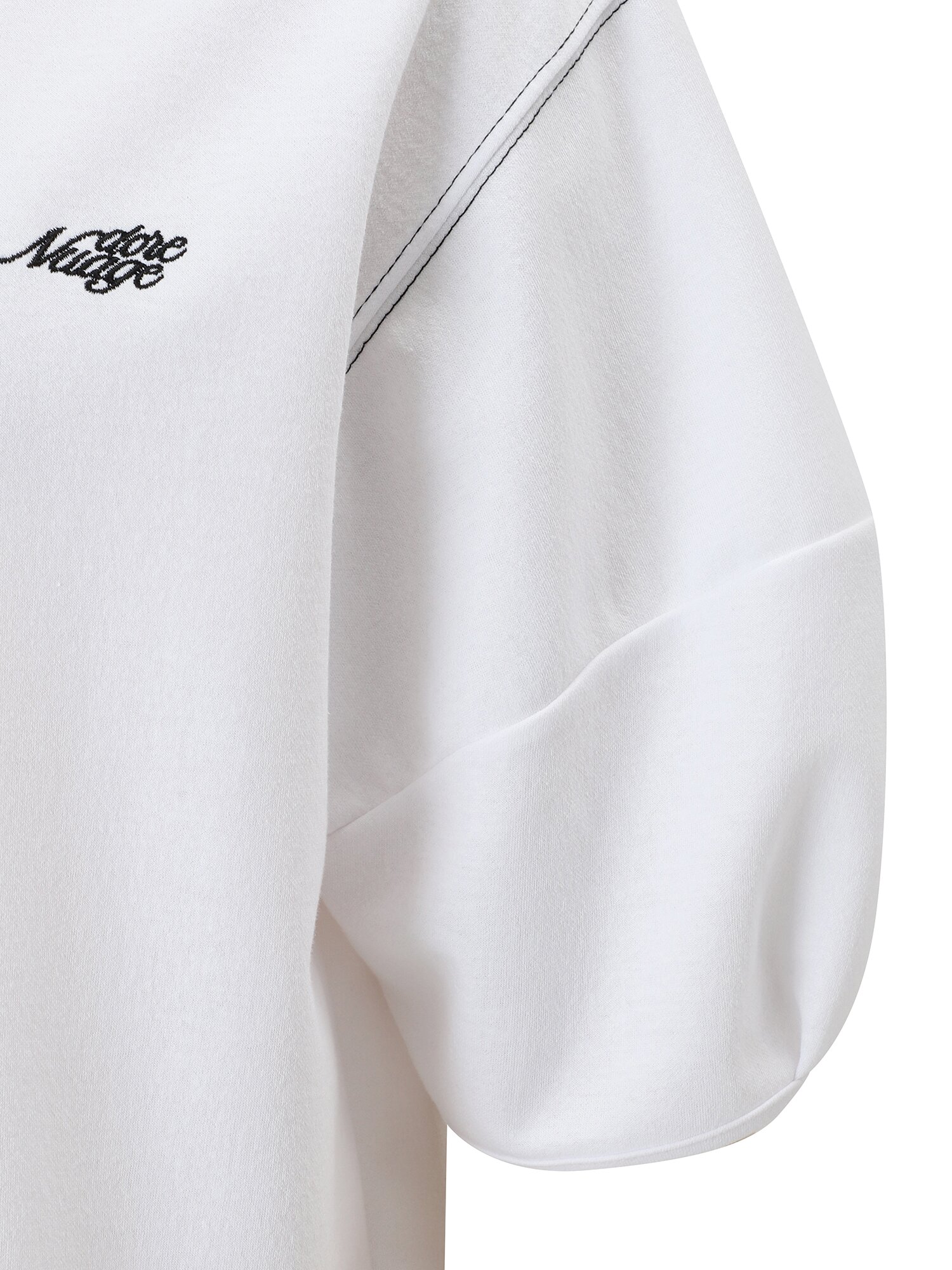 볼륨 스티치 자수 반팔 티셔츠 (WHITE)