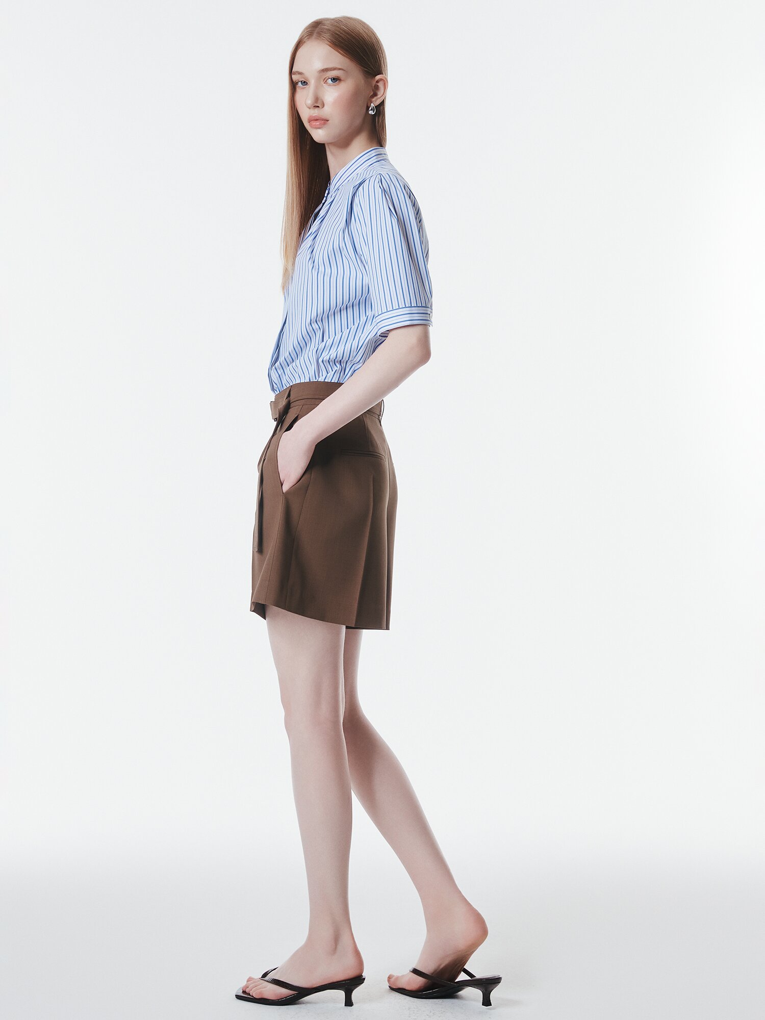 클래식 벨티드 원턱 숏 팬츠 (BROWN)