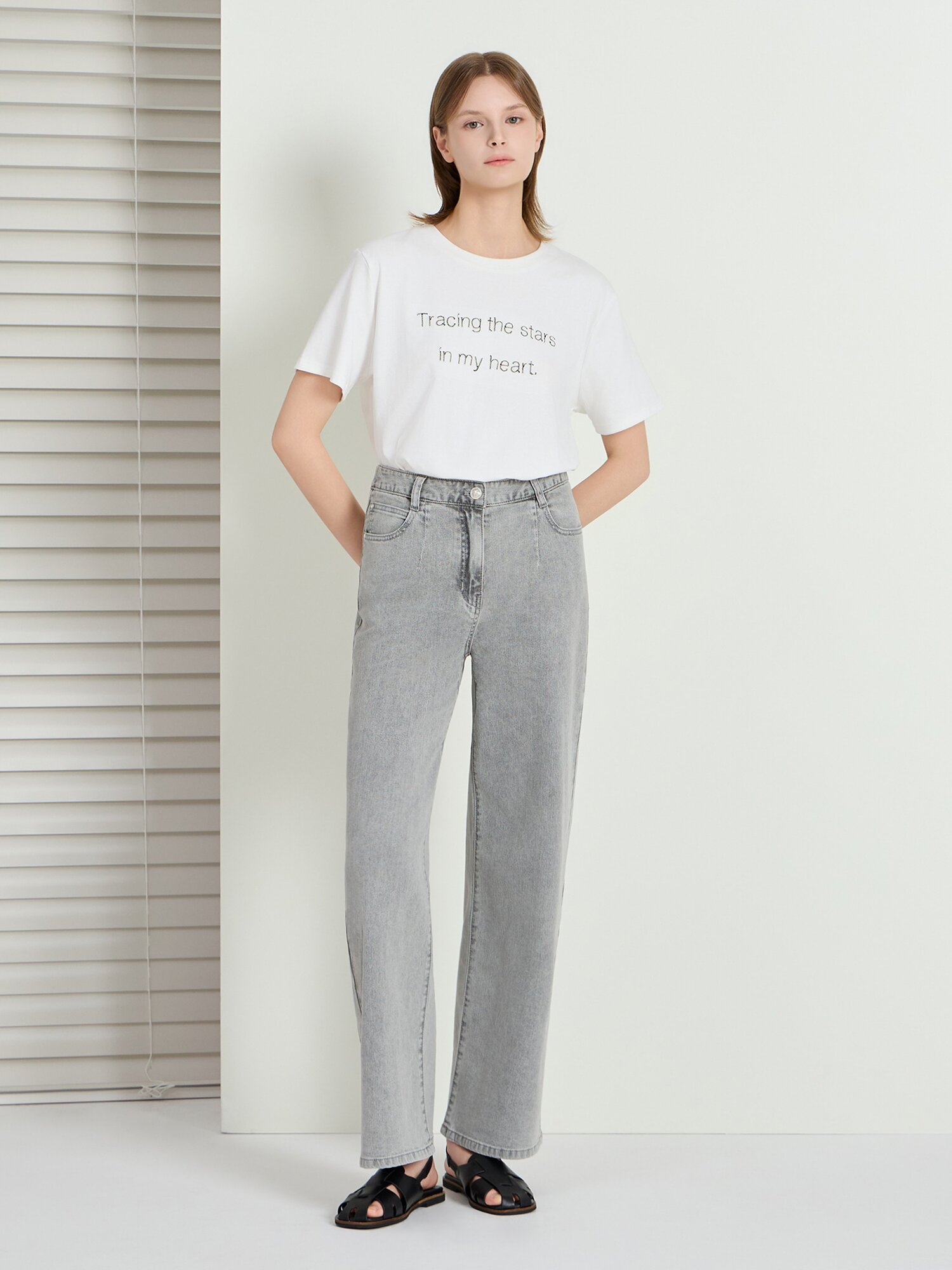 스판 레터링 자수 티셔츠 (WHITE)
