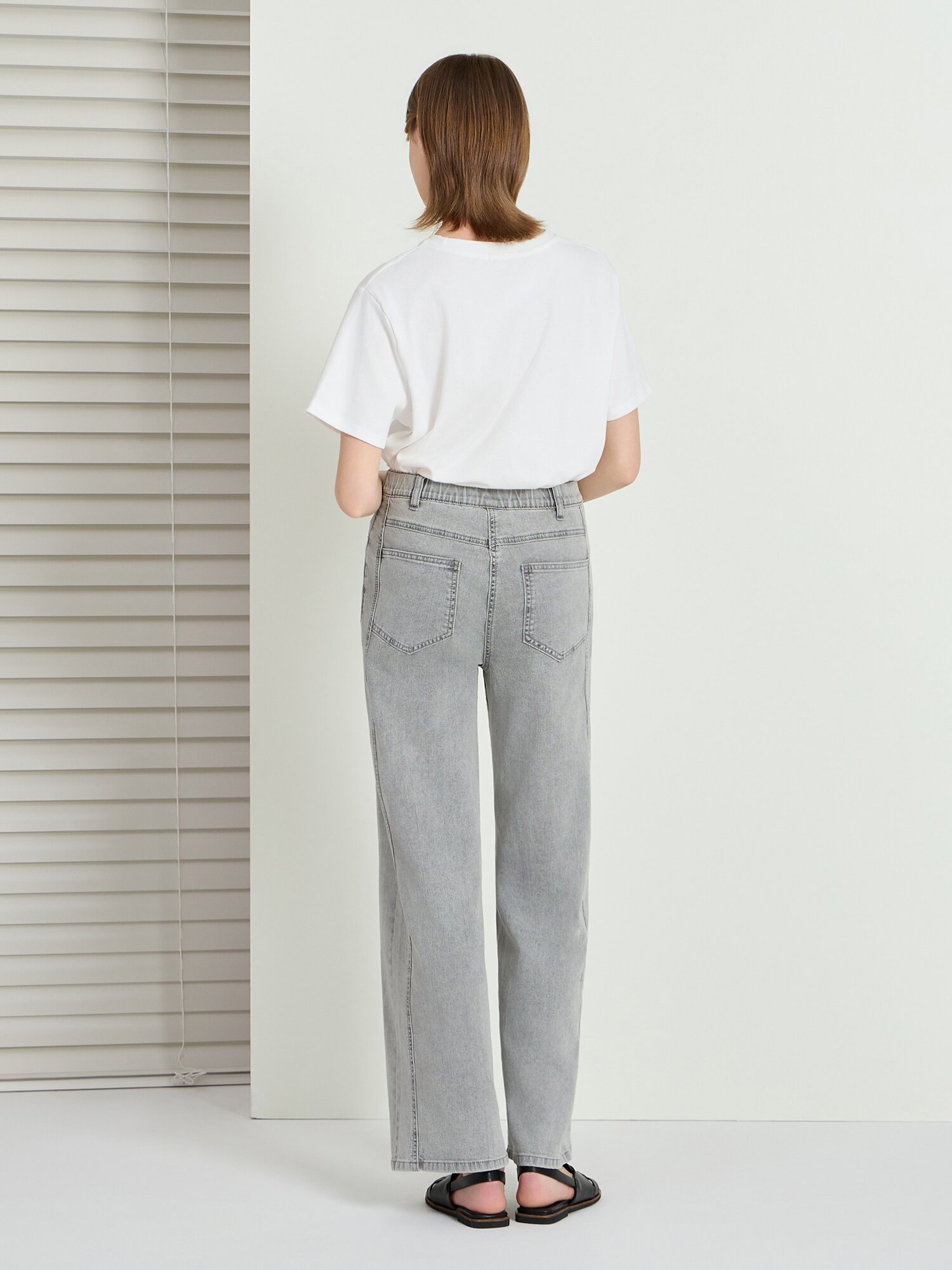 스판 레터링 자수 티셔츠 (WHITE)