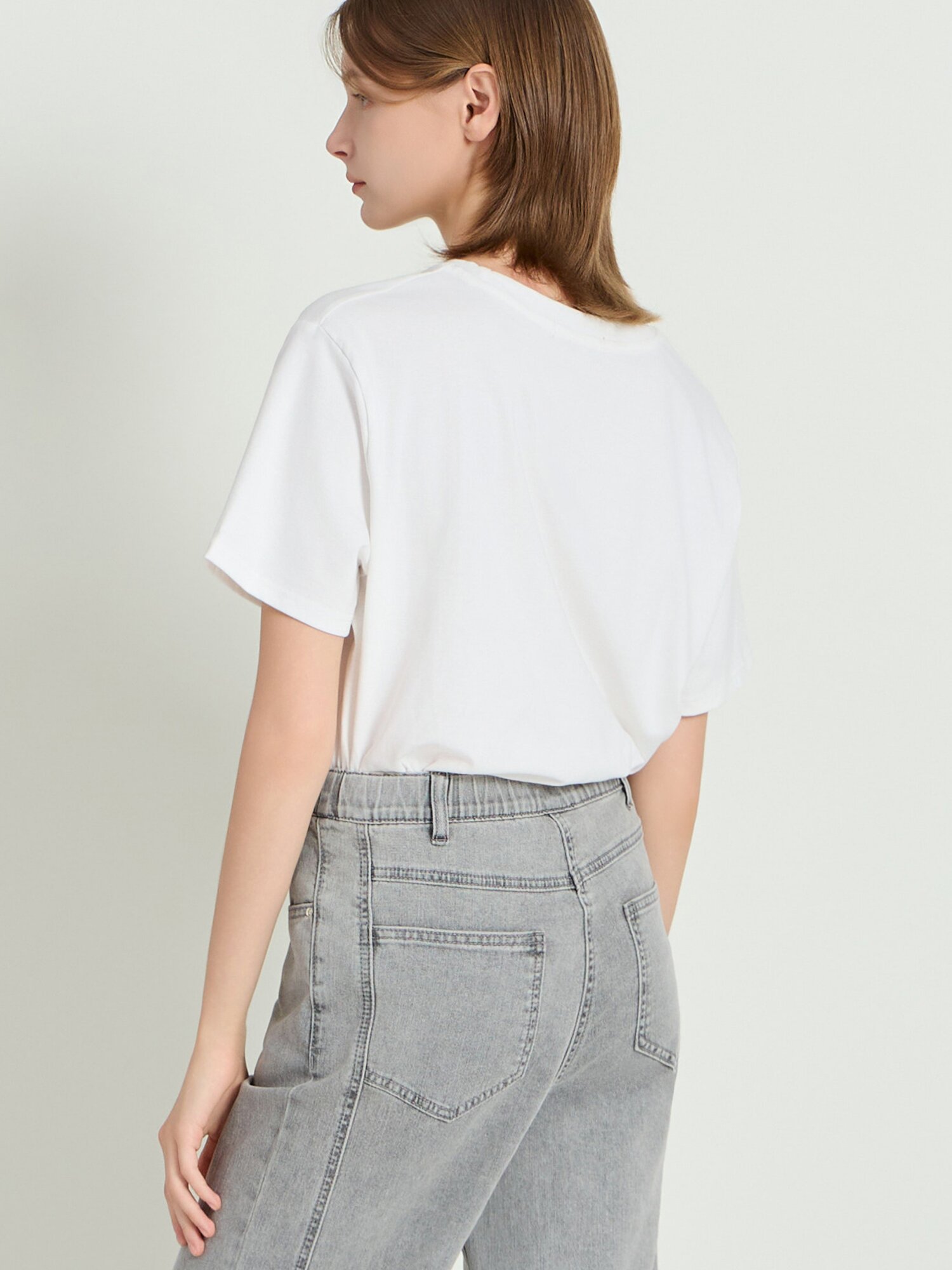 스판 레터링 자수 티셔츠 (WHITE)