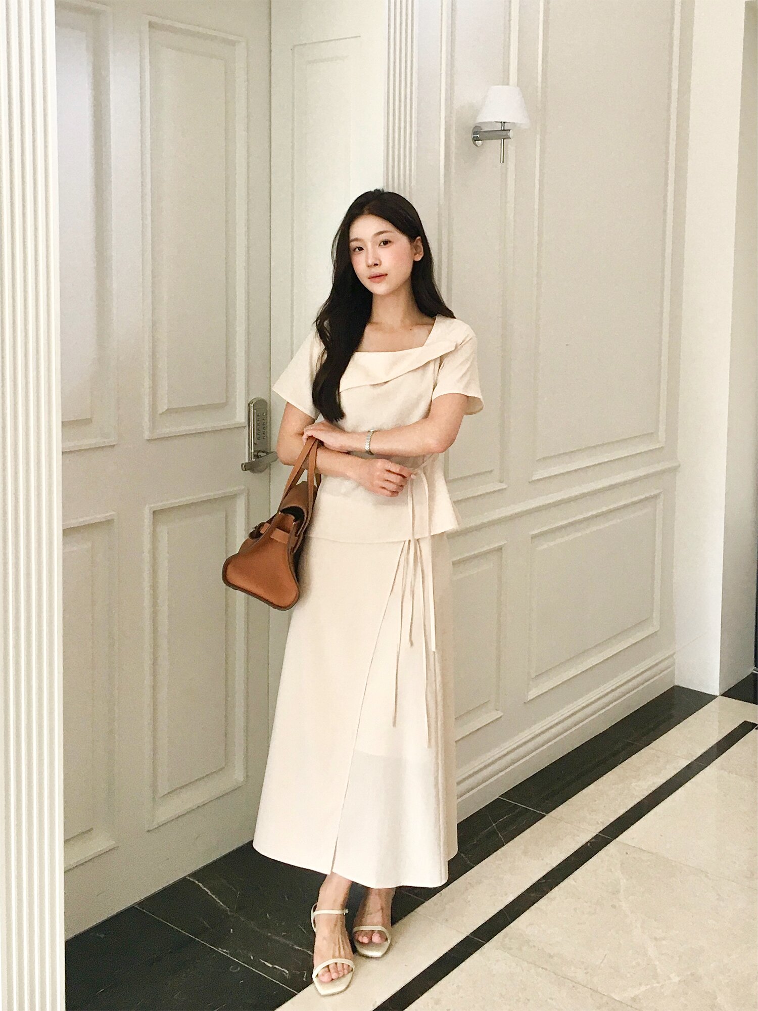 벨트 장식 랩 A라인 스커트 (BEIGE)