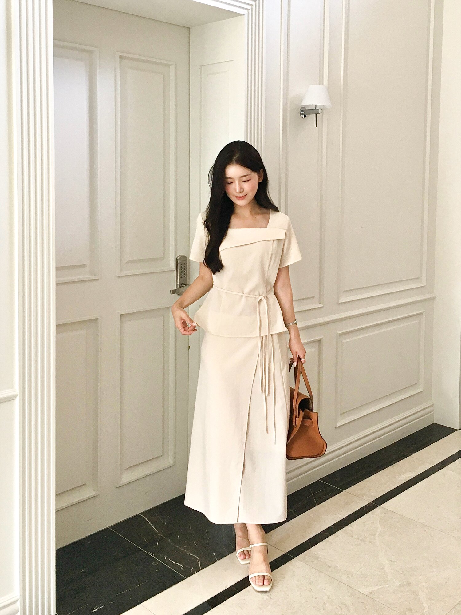 벨트 장식 랩 A라인 스커트 (BEIGE)