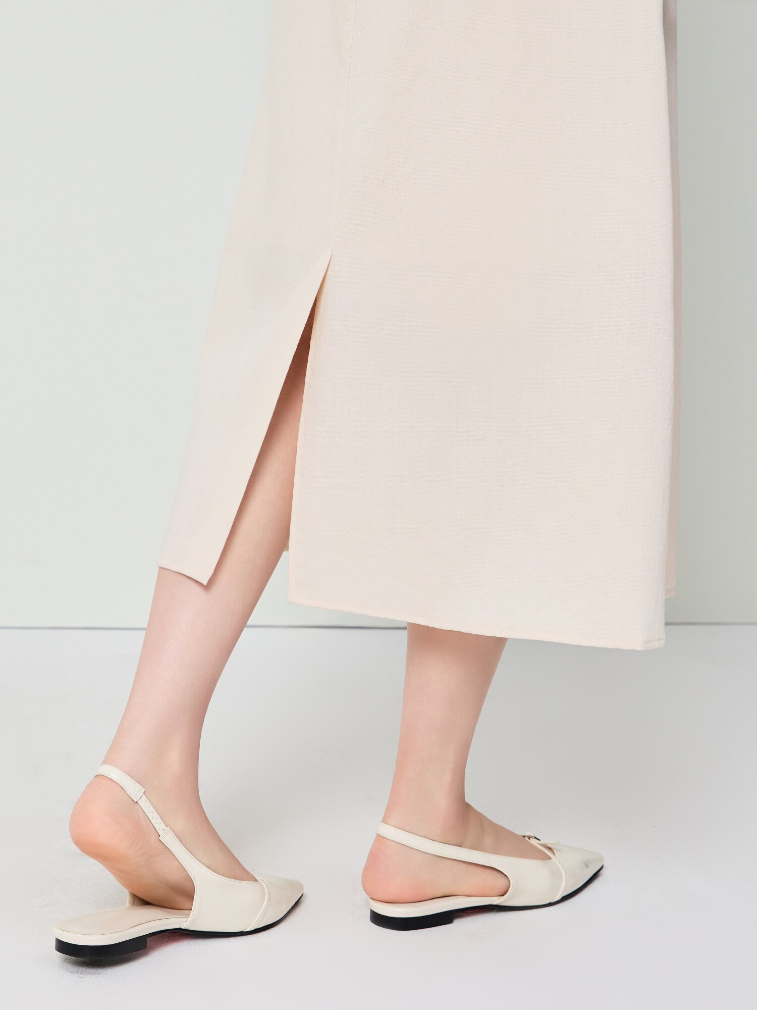벨트 장식 랩 A라인 스커트 (BEIGE)