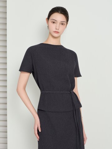 벨티드 링클 모크넥 블라우스 