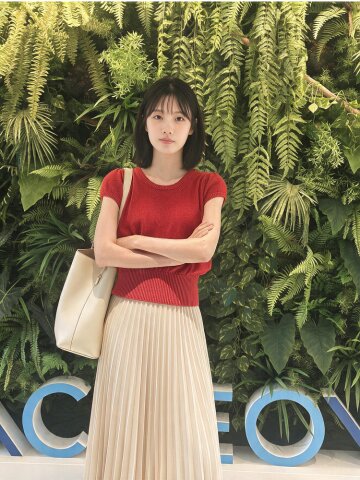 [워셔블] 스칼렛 레드 스쿱넥 퍼프 니트 탑