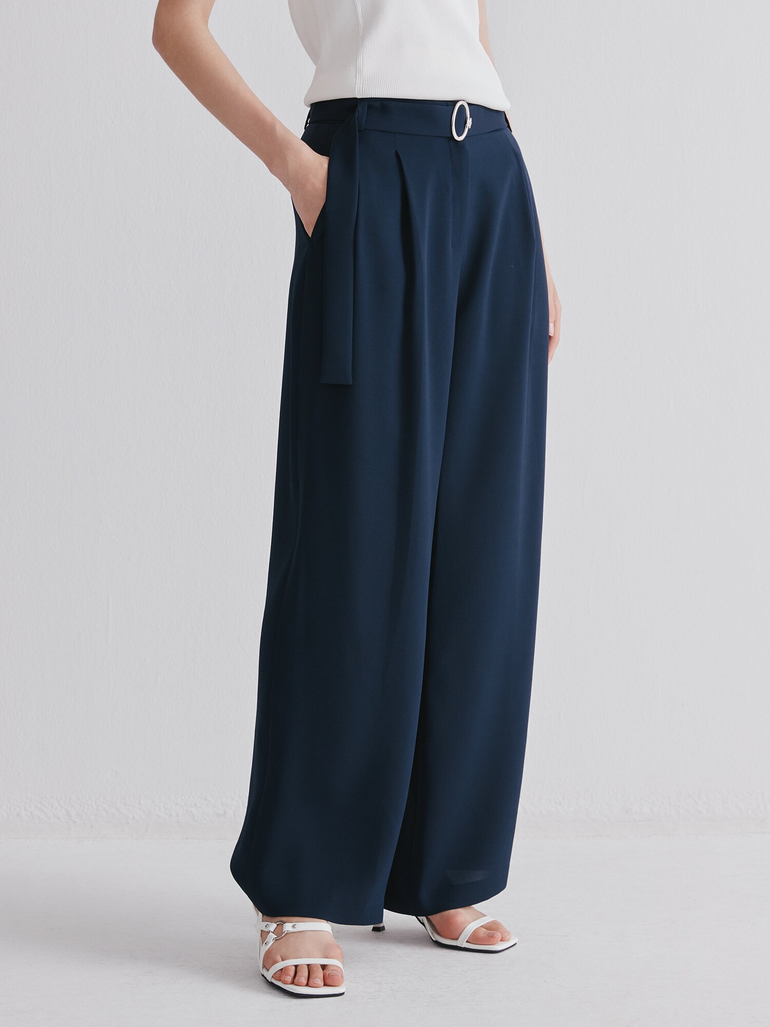 벨티드 투턱 와이드 팬츠 (NAVY)