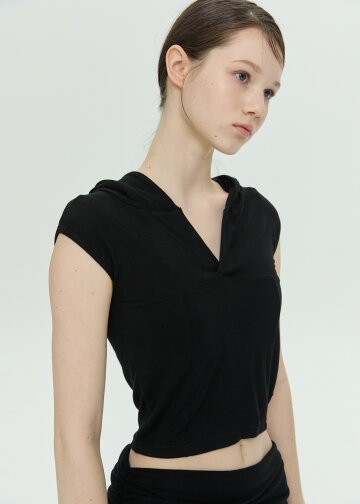 Hooded Sleeveless Crop Top (Black)