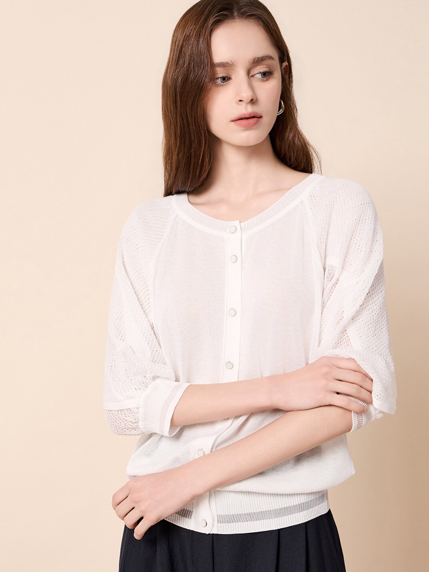 펀칭 케이프 미드 슬리브 가디건 (WHITE)