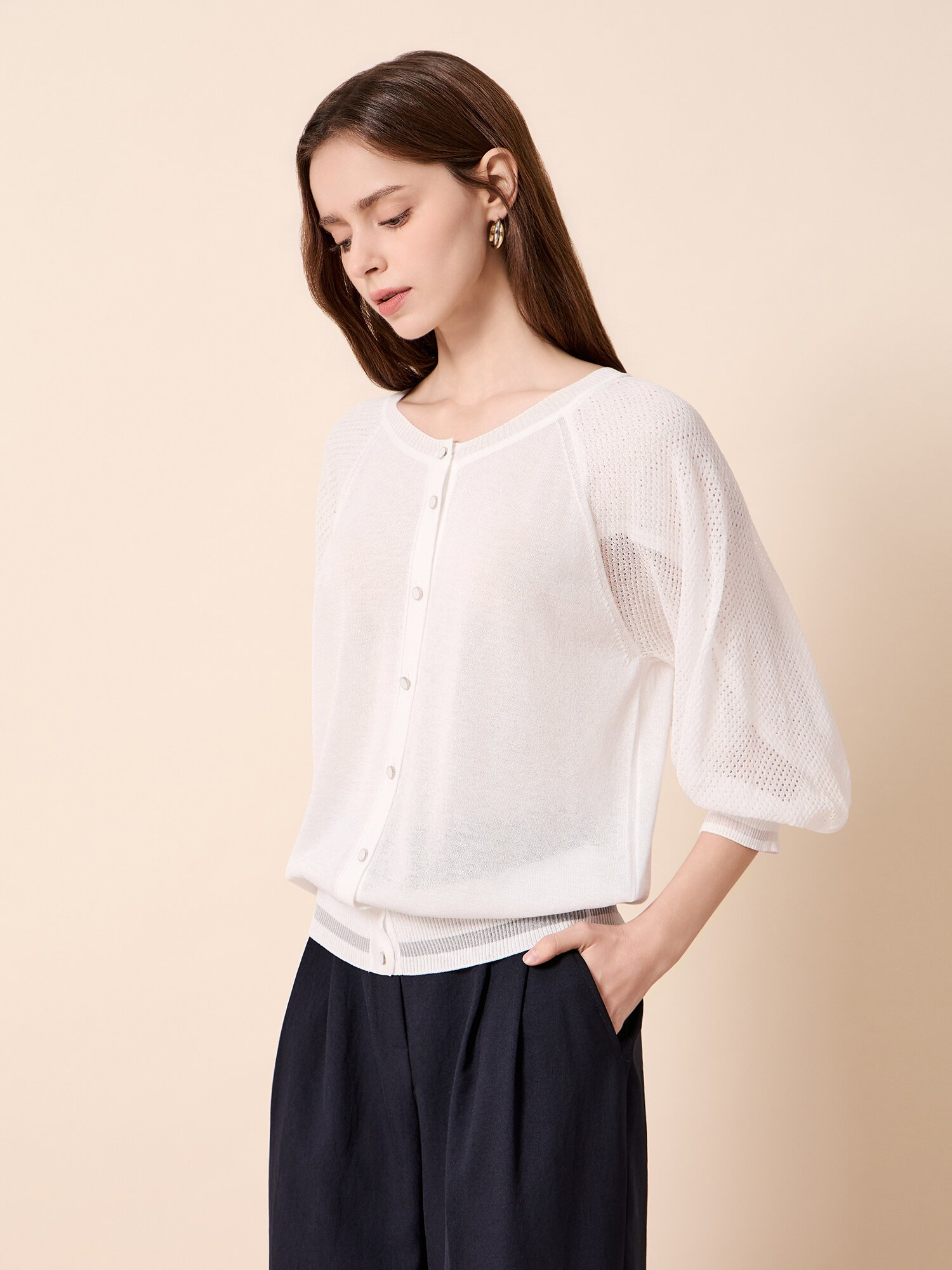펀칭 케이프 미드 슬리브 가디건 (WHITE)