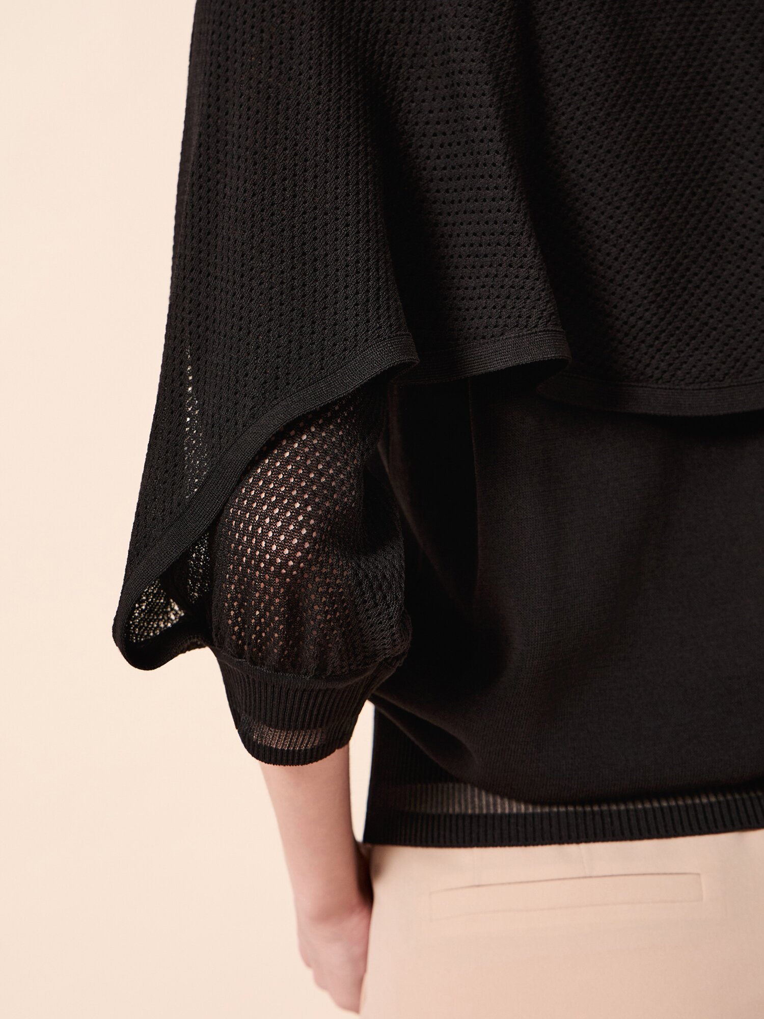 펀칭 케이프 미드 슬리브 가디건 (BLACK)