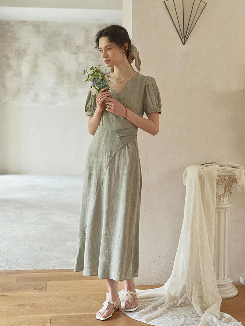 SR_Irregular strap short-sleeved dress