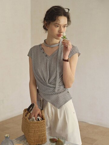 SR_Strap overlapping striped top