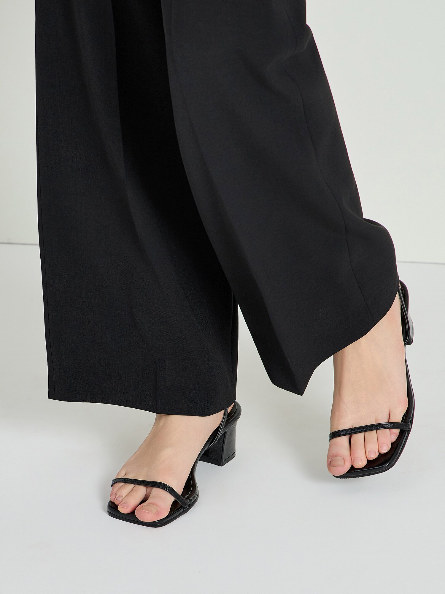 백 밴딩 세미 와이드 팬츠 (BLACK)
