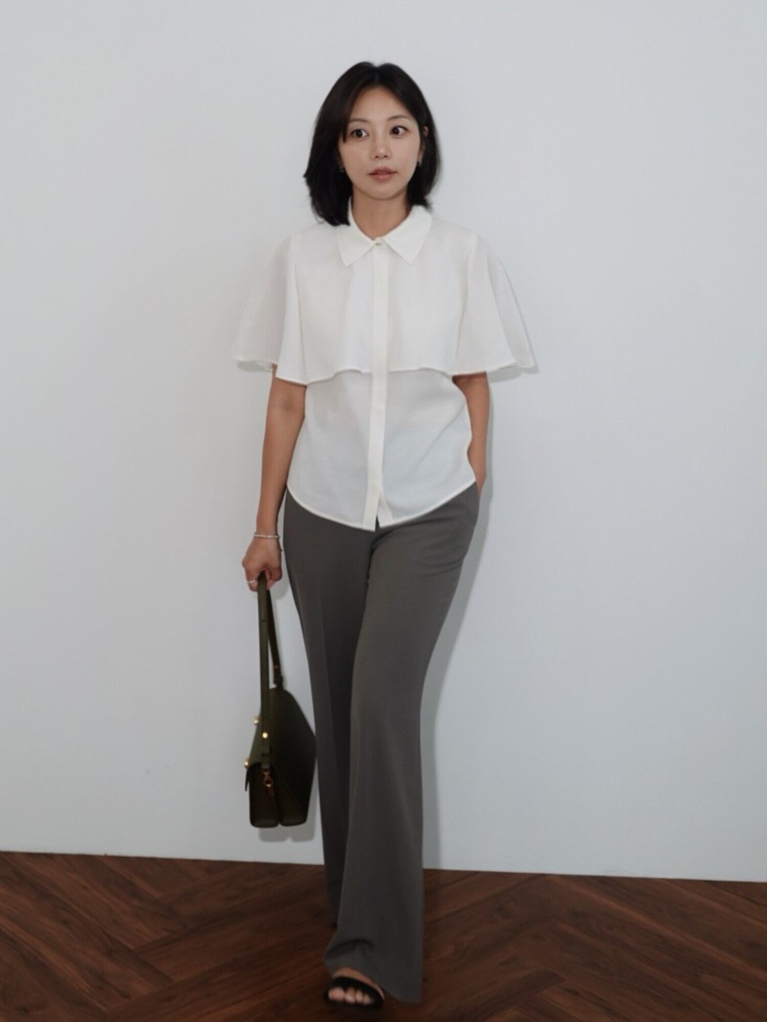 미니멀 백 밴딩 일자핏 팬츠 (KHAKI)